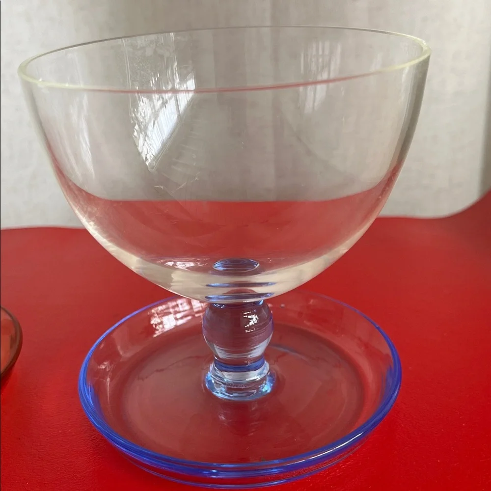 2 Blaue Vintage Eisbecher aus Glas 4”H  4”D